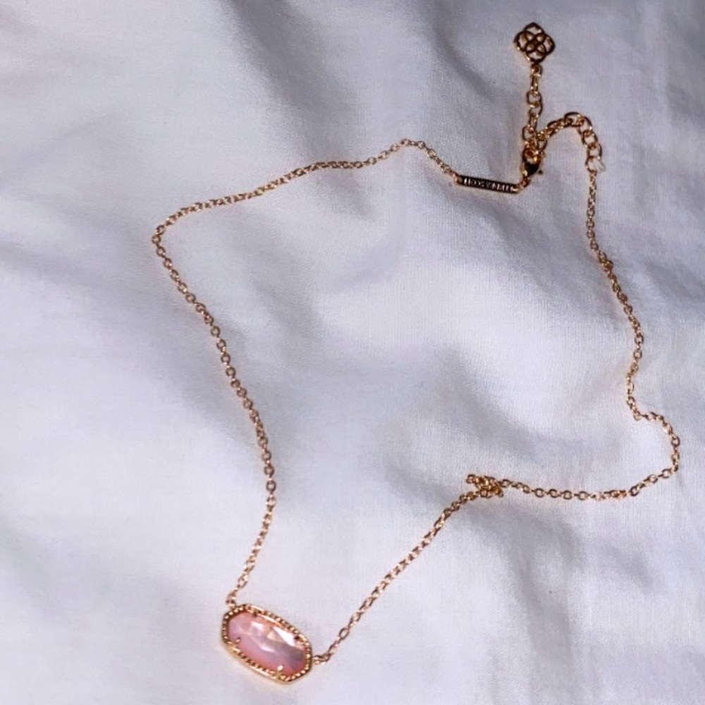Brand new Kendra Scott necklace!📦🤍